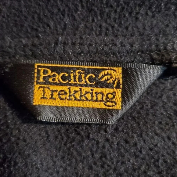 0116. NWTs ~ RARE ~ Pacific Trekking Polar Tek ~ V- neck Fleece~ - Picture 7 of 14